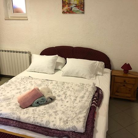 Vuke Apartments セニ エクステリア 写真
