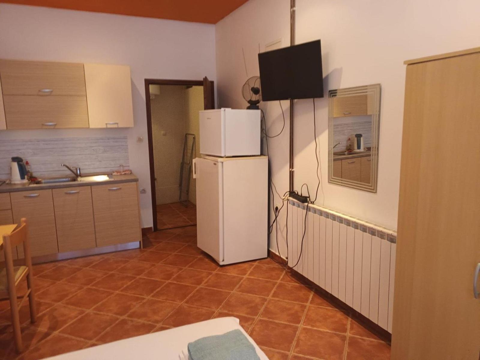 Vuke Apartments セニ エクステリア 写真