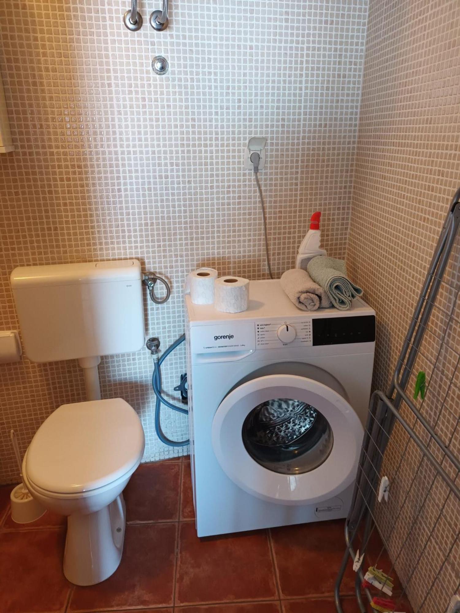 Vuke Apartments セニ エクステリア 写真