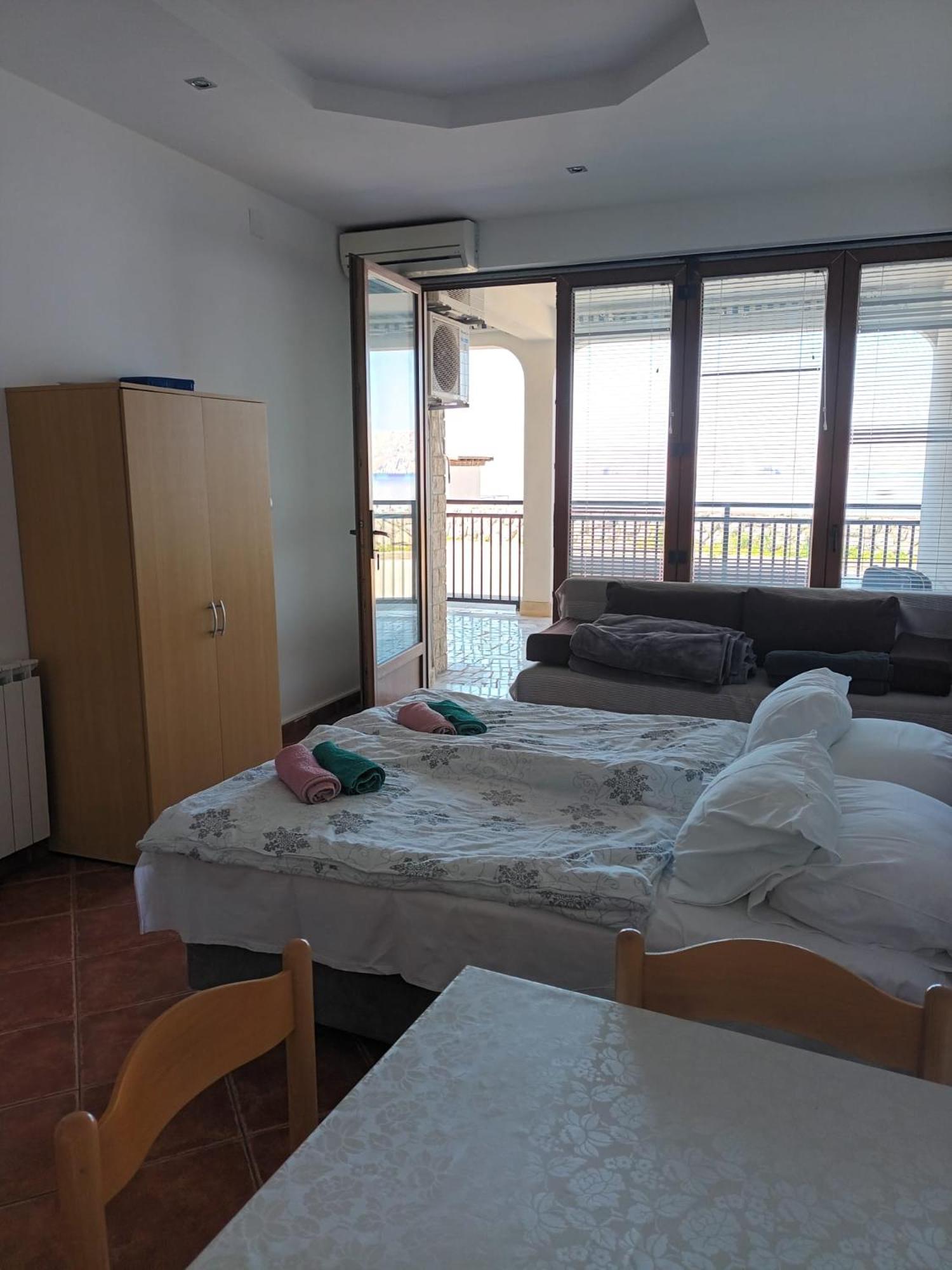 Vuke Apartments セニ エクステリア 写真