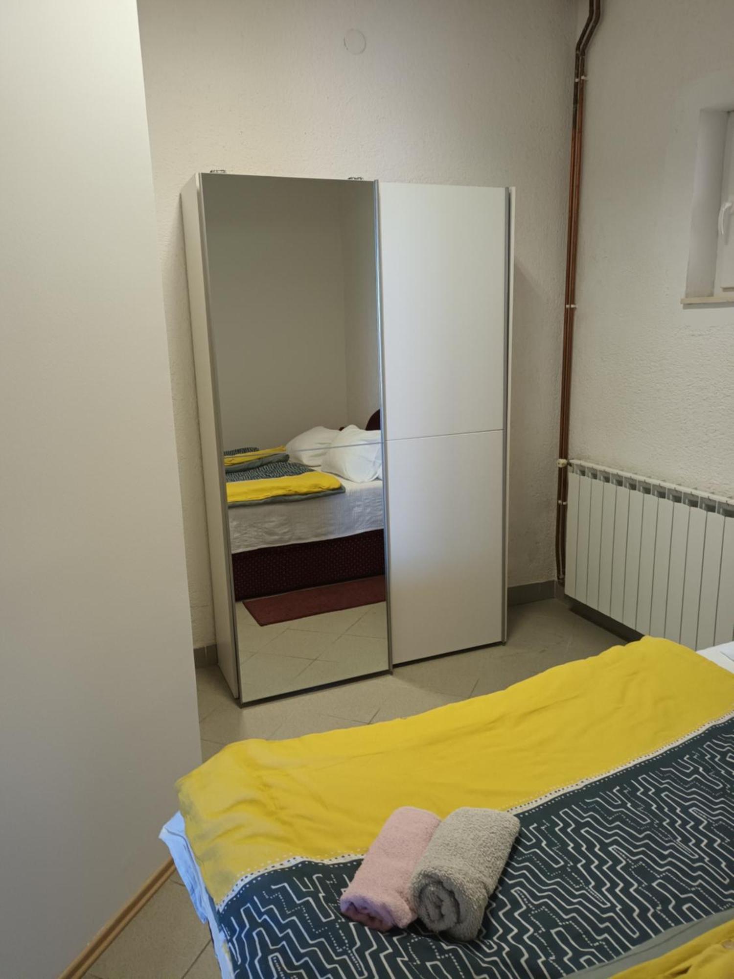 Vuke Apartments セニ エクステリア 写真